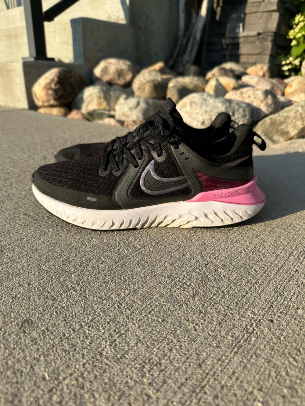 Nike Tanjun Running Shoes Women’s Size 8 Black/Pink AT1369-004